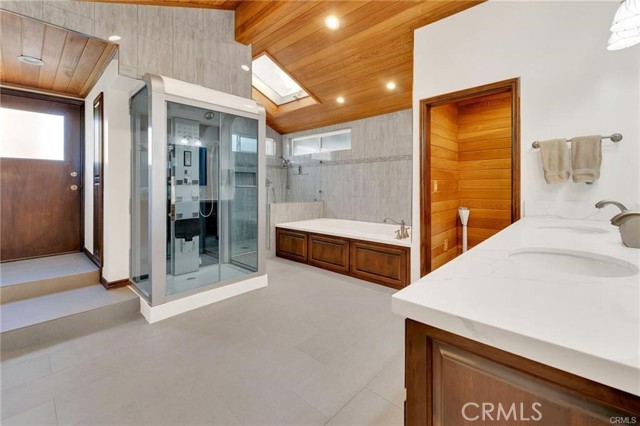 Detail Gallery Image 19 of 73 For 1146 Sandhurst Ln, La Verne,  CA 91750 - 6 Beds | 4 Baths