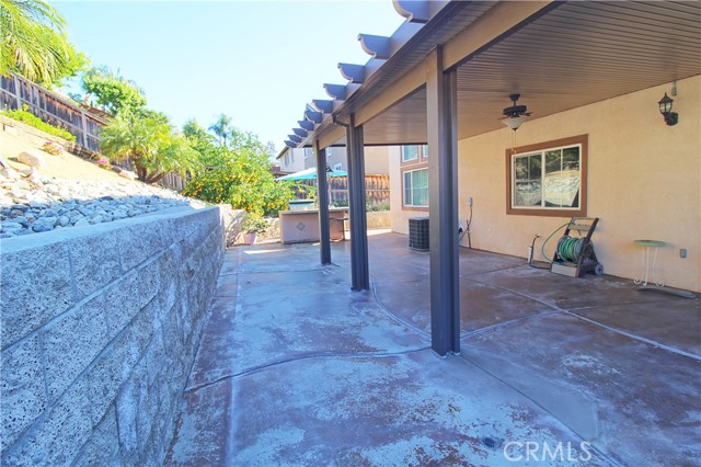 Detail Gallery Image 18 of 19 For 29572 Clear View, Highland,  CA 92346 - 4 Beds | 2/1 Baths