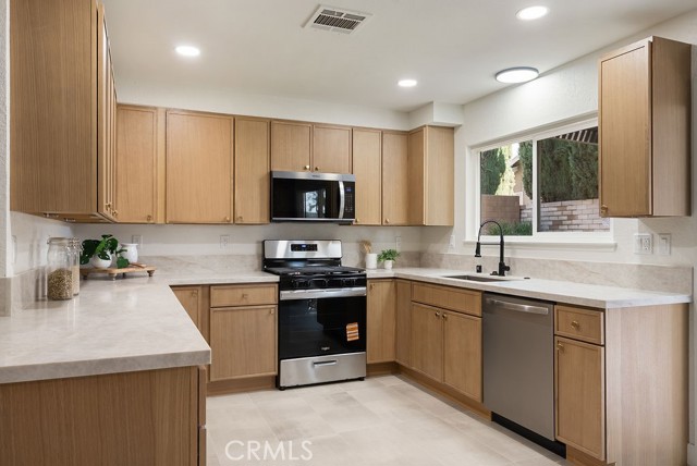 Detail Gallery Image 13 of 41 For 7921 Onyx Ct, Rancho Cucamonga,  CA 91730 - 4 Beds | 2/1 Baths