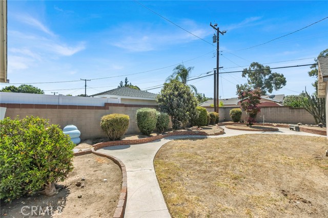 2106 E Cortez E Street, West Covina CA: https://media.crmls.org/medias/8ac80a6b-6d07-4ec7-a887-0c5d0758f450.jpg