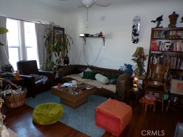 515 S Coronado Street, Los Angeles CA: https://media.crmls.org/medias/8ac8572e-2f83-41e1-87d7-7f1933f41e2a.jpg