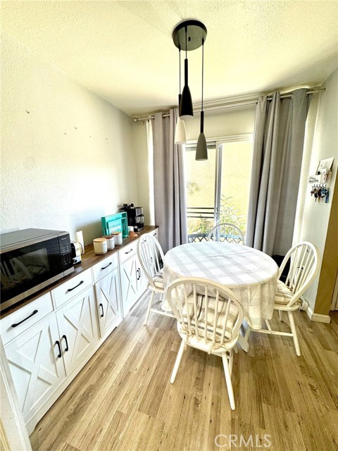 Detail Gallery Image 11 of 19 For 10125 De Soto Ave #40,  Chatsworth,  CA 91311 - 3 Beds | 1/1 Baths