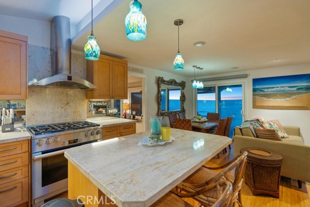 960 Neptune Avenue, Encinitas CA: https://media.crmls.org/medias/8ac9c342-7c97-4229-ba1e-b63d3128e415.jpg