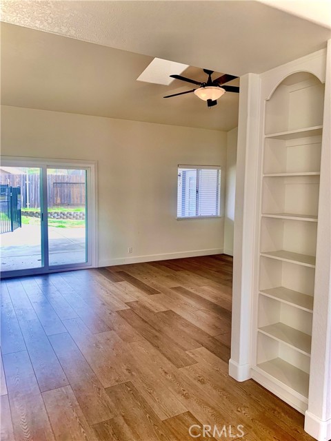 Detail Gallery Image 8 of 17 For 1720 Stillwater Ct, Paso Robles,  CA 93446 - 5 Beds | 3 Baths