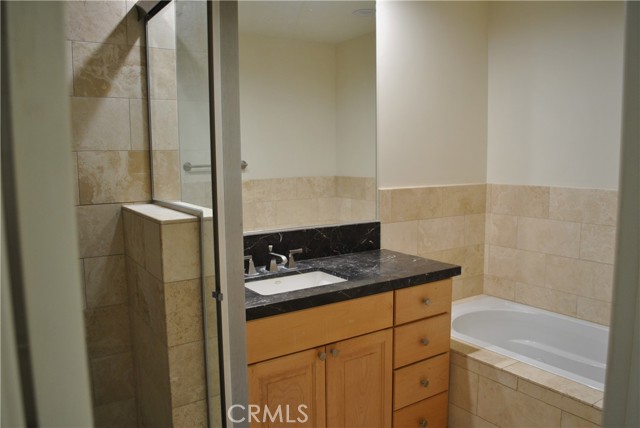 Detail Gallery Image 21 of 25 For 985 N Michillinda Ave #210,  Pasadena,  CA 91107 - 2 Beds | 2/1 Baths