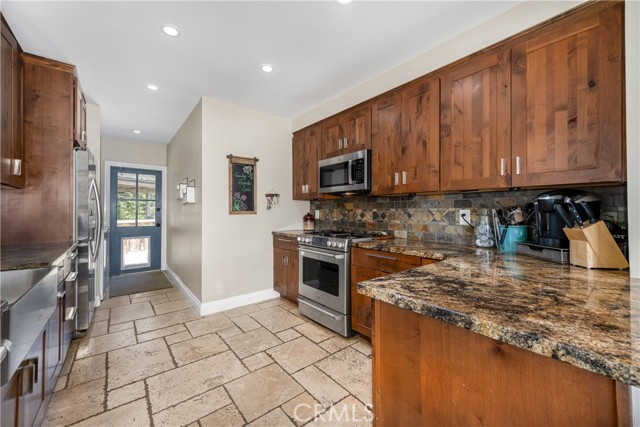 Detail Gallery Image 15 of 72 For 2731 N Rutgers Ave, Long Beach,  CA 90815 - 3 Beds | 2 Baths