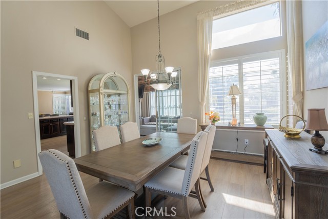 Detail Gallery Image 9 of 43 For 39560 Tinderbox Way, Murrieta,  CA 92562 - 5 Beds | 3 Baths