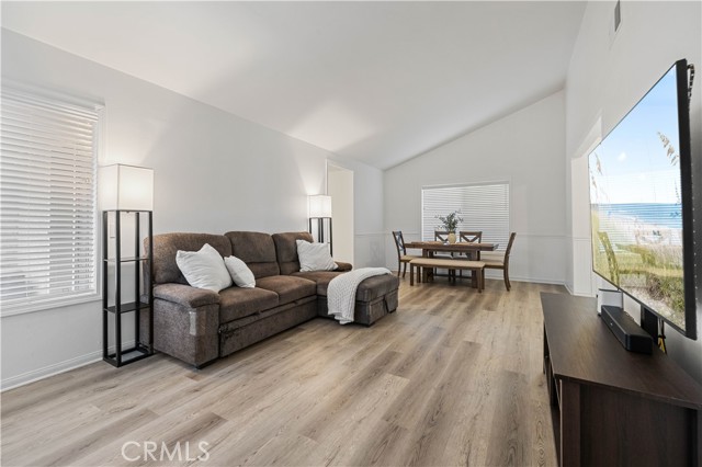 26938 Terri Drive, Canyon Country CA: https://media.crmls.org/medias/8acc0131-28eb-4d3d-ab36-a3a0beda4a30.jpg