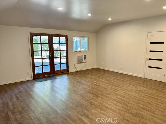 Detail Gallery Image 31 of 41 For 4515 Sherman Oaks Ave, Sherman Oaks,  CA 91403 - 3 Beds | 2/1 Baths