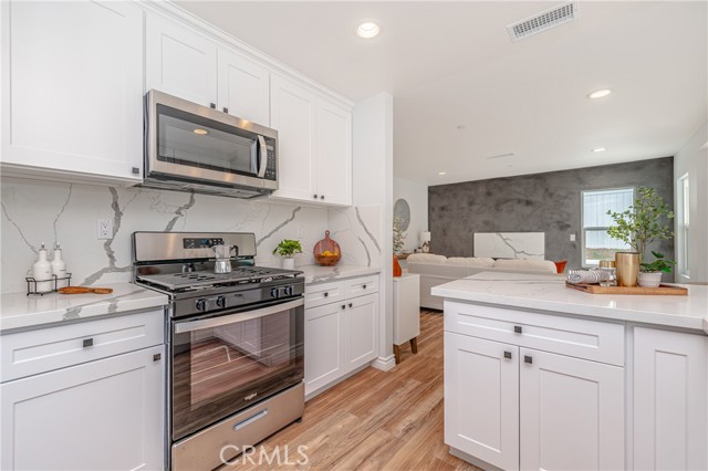 Detail Gallery Image 5 of 36 For 26687 Colt Dr, Corona,  CA 92883 - 4 Beds | 2/1 Baths