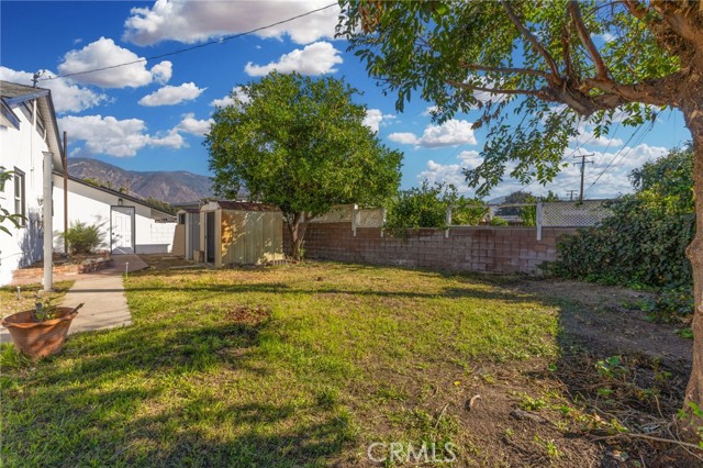 325 Echo Court, San Bernardino CA: https://media.crmls.org/medias/8acdea77-7d4d-4beb-9128-09f3393bde46.jpg