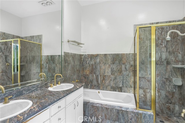 Detail Gallery Image 15 of 26 For 5111 Rubio Ave, Encino,  CA 91436 - 3 Beds | 3 Baths