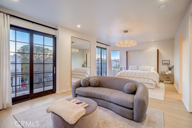 Detail Gallery Image 38 of 73 For 3511 via Dolce, Marina Del Rey,  CA 90292 - 4 Beds | 3/1 Baths