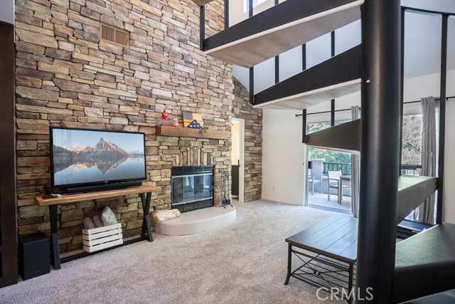 Detail Gallery Image 9 of 25 For 23930 Arroyo Park Dr #111,  Valencia,  CA 91355 - 2 Beds | 2 Baths