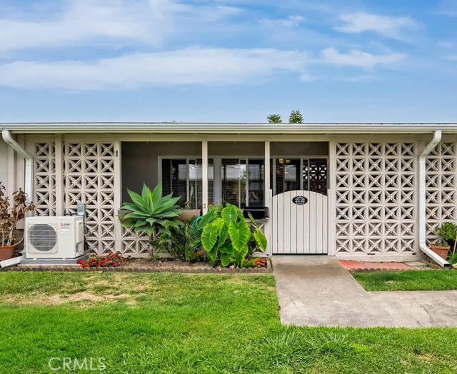 Detail Gallery Image 1 of 1 For 1060 Brookline Rd 212i,  Seal Beach,  CA 90740 - 1 Beds | 1 Baths