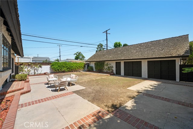 1122 Cranbrook Avenue, Torrance CA: https://media.crmls.org/medias/8ad0c1b2-6d68-4f32-a282-f0d5a58d3610.jpg
