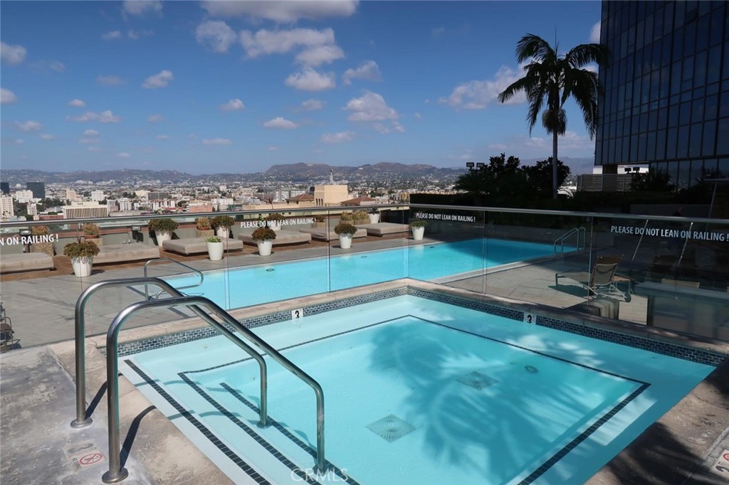 https://media.crmls.org/medias/8ad0fe61-4ac1-4818-ba82-243005dcf5b1.jpg?preset=X-Large