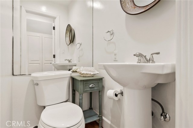 Detail Gallery Image 8 of 43 For 5309 River Ave, Newport Beach,  CA 92663 - 3 Beds | 2/1 Baths