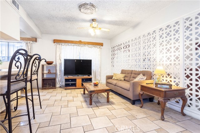 Detail Gallery Image 13 of 32 For 16643 Tuba, Granada Hills,  CA 91343 - 3 Beds | 2 Baths