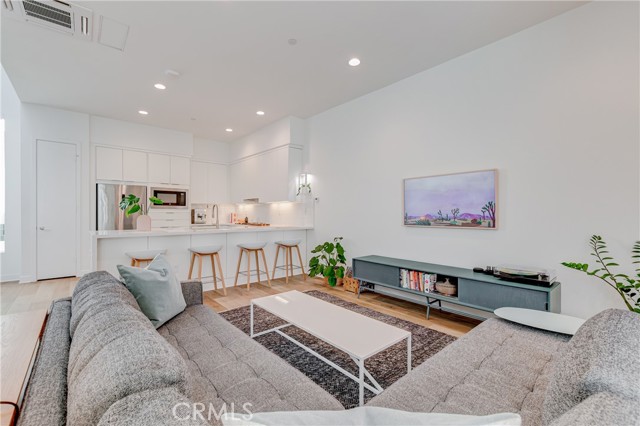 10913 Otsego Street photo 4