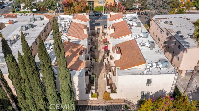 Detail Gallery Image 30 of 32 For 14634 Magnolia Bld #6,  Sherman Oaks,  CA 91403 - 2 Beds | 2/1 Baths