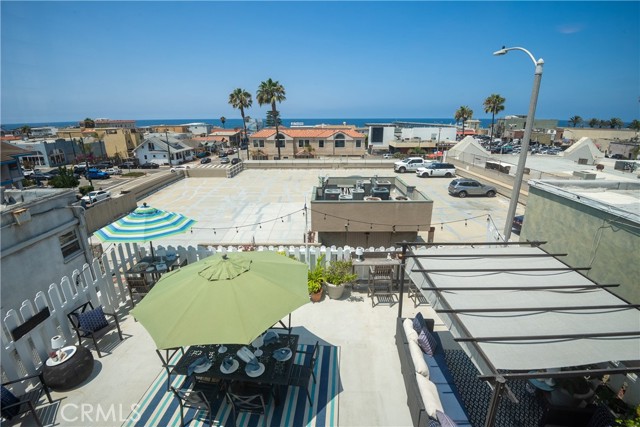 1011 Manhattan Avenue, Hermosa Beach, California 90254, 4 Bedrooms Bedrooms, ,2 BathroomsBathrooms,Residential,Sold,Manhattan,SB21155625