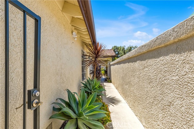 27237 Via Capri, San Juan Capistrano CA: https://media.crmls.org/medias/8ad76427-47ce-4696-ab57-4cd4fbc5c4cc.jpg