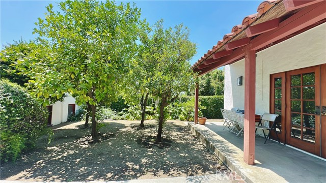2051 Fair Oaks Avenue, South Pasadena CA: https://media.crmls.org/medias/8ad809f7-4907-4a24-9250-83283015ae07.jpg