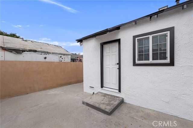 10527 Burin Ave, Inglewood CA: https://media.crmls.org/medias/8ad83edd-6514-476d-8a1c-c78ce50a547b.jpg