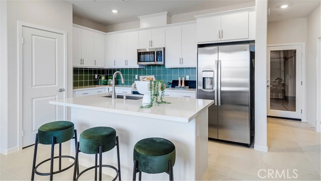 Detail Gallery Image 2 of 19 For 2673 Cloudview Privado, Ontario,  CA 91761 - 3 Beds | 2/1 Baths