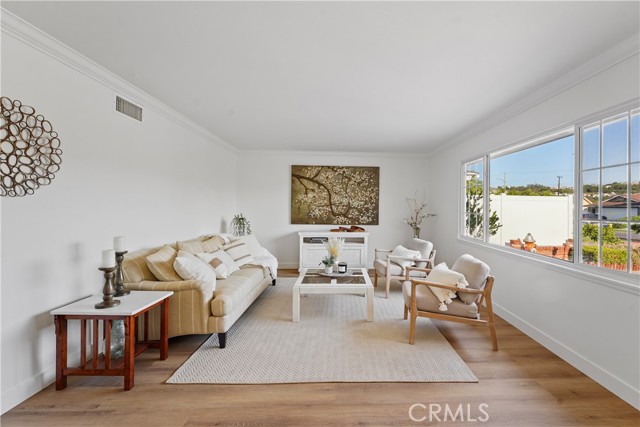 Detail Gallery Image 6 of 39 For 2541 W Cobblestone Rd, La Habra,  CA 90631 - 3 Beds | 2 Baths