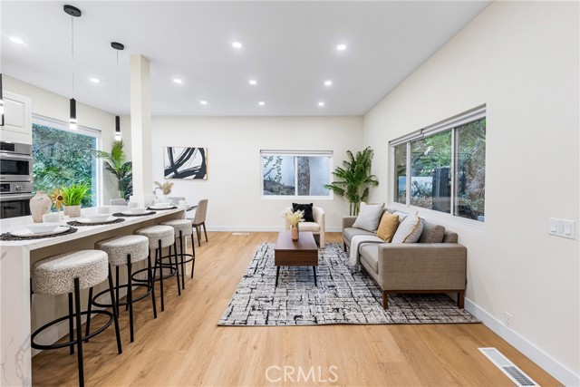 8010 Padre Lane, Los Angeles CA: https://media.crmls.org/medias/8ad8c4ef-8d10-4901-b4a3-8977474ec238.jpg