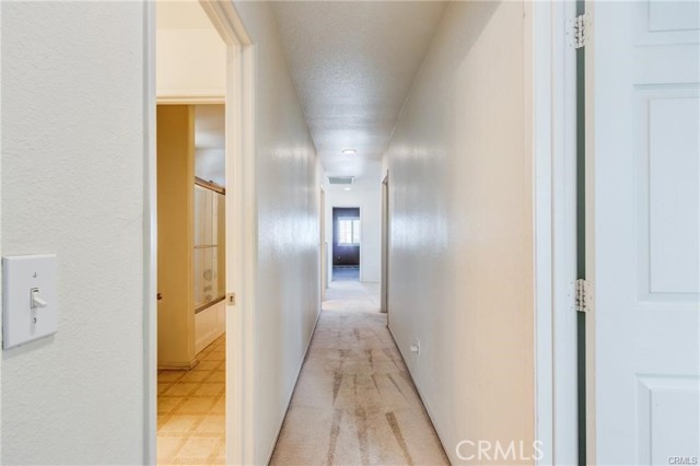 8961 Newcastle Avenue, Hesperia CA: https://media.crmls.org/medias/8ad8e5af-27dd-4c7d-b6b5-a07fb6213661.jpg