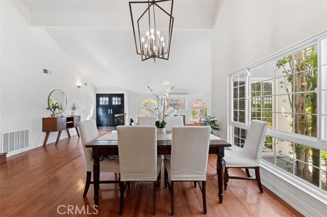 27093 Esward Drive, Calabasas CA: https://media.crmls.org/medias/8ad99f4f-d975-484b-b66b-373b8e223c51.jpg