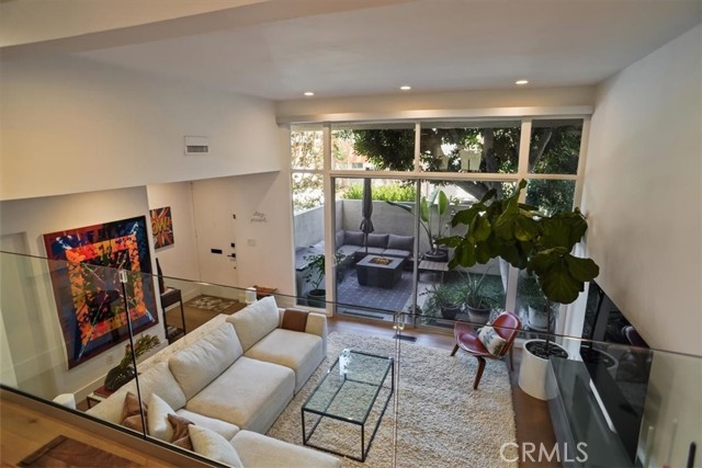 Image 8 of 27 For 4426 Kling Street