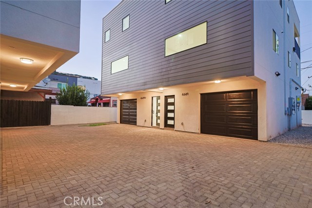 Detail Gallery Image 3 of 36 For 4649 Pickford, Los Angeles,  CA 90019 - 4 Beds | 4 Baths