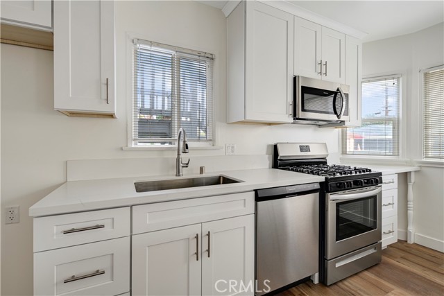 4427 Exposition Boulevard, Los Angeles CA: https://media.crmls.org/medias/8ada4a26-fce3-4f73-b2de-21eb34f479c8.jpg