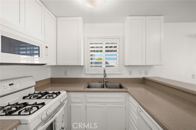 Detail Gallery Image 8 of 37 For 29228 Murrieta, Menifee,  CA 92586 - 2 Beds | 1 Baths