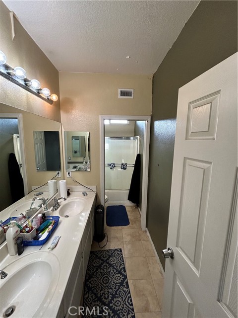 Detail Gallery Image 37 of 42 For 2619 W Summerset Dr, Rialto,  CA 92377 - 5 Beds | 4/1 Baths