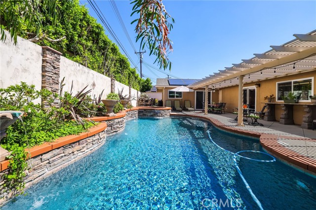 11571 Harrisburg, Rossmoor CA: https://media.crmls.org/medias/8adb8d95-5db6-4c98-aba6-5fee6eb53b82.jpg