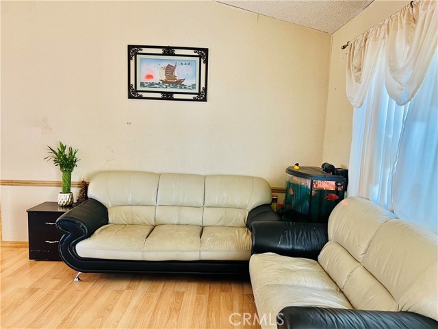 Detail Gallery Image 10 of 52 For 1560 S Otterbein Ave #6,  Rowland Heights,  CA 91748 - 3 Beds | 2 Baths