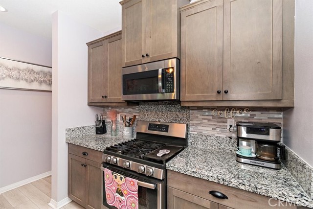 Detail Gallery Image 10 of 27 For 3827 Grant St #11,  Corona,  CA 92879 - 3 Beds | 2/1 Baths