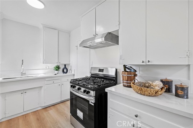 Detail Gallery Image 17 of 45 For 2100 W Valencia Dr, Fullerton,  CA 92833 - 3 Beds | 1 Baths