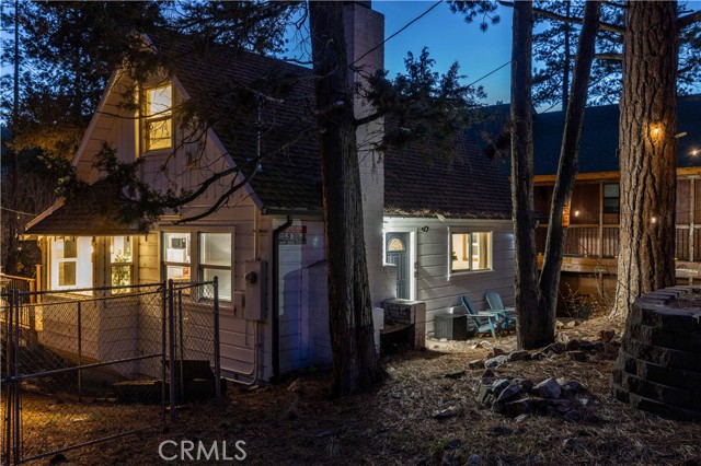 Detail Gallery Image 13 of 18 For 42769 Conifer Dr, Big Bear Lake,  CA 92315 - 4 Beds | 1 Baths