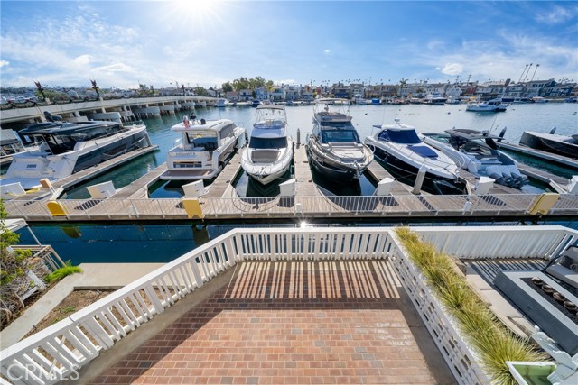 Detail Gallery Image 8 of 44 For 1033 Bayside Cove #106,  Newport Beach,  CA 92660 - 2 Beds | 2/1 Baths