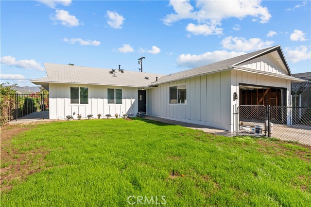 Detail Gallery Image 2 of 45 For 11010 Borden, Pacoima,  CA 91331 - 3 Beds | 2 Baths