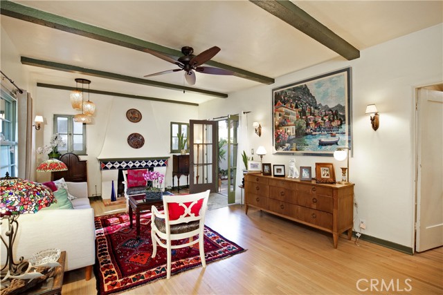 404 N Vinedo Avenue, Pasadena CA: https://media.crmls.org/medias/8ade7d8b-4ee8-42d6-897b-8d33784f18c0.jpg