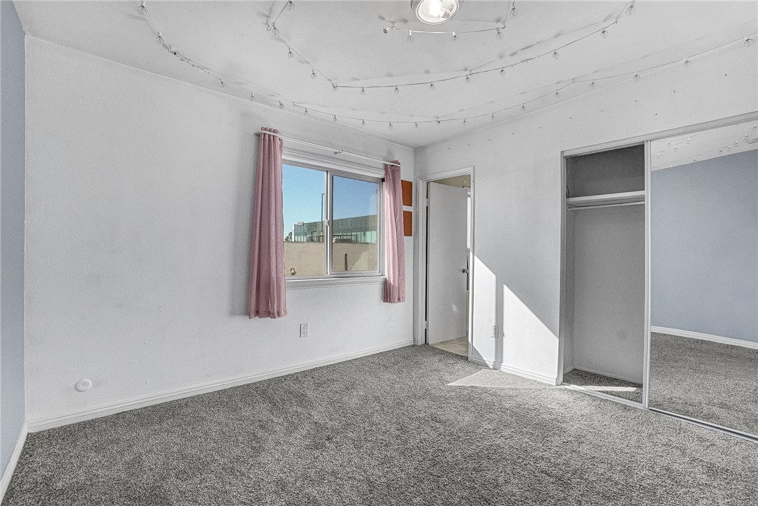 Detail Gallery Image 28 of 40 For 14435 Valerio St #10,  Van Nuys,  CA 91405 - 3 Beds | 2/1 Baths