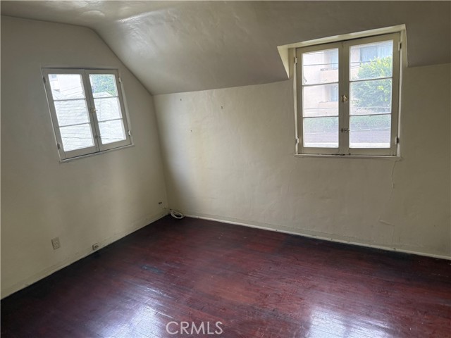 Detail Gallery Image 19 of 32 For 1437 Greenfield Ave, Los Angeles,  CA 90025 - – Beds | – Baths