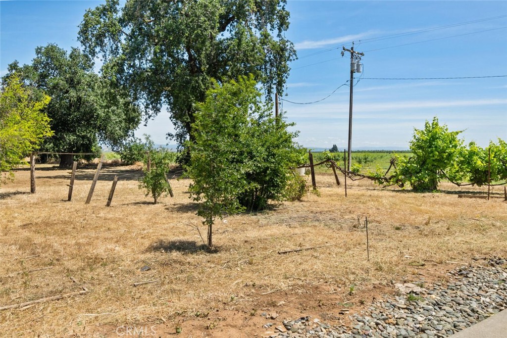 https://media.crmls.org/medias/8ae1b6e4-5ee6-43bc-8bb3-5eac7a9a4039.jpg?preset=X-Large